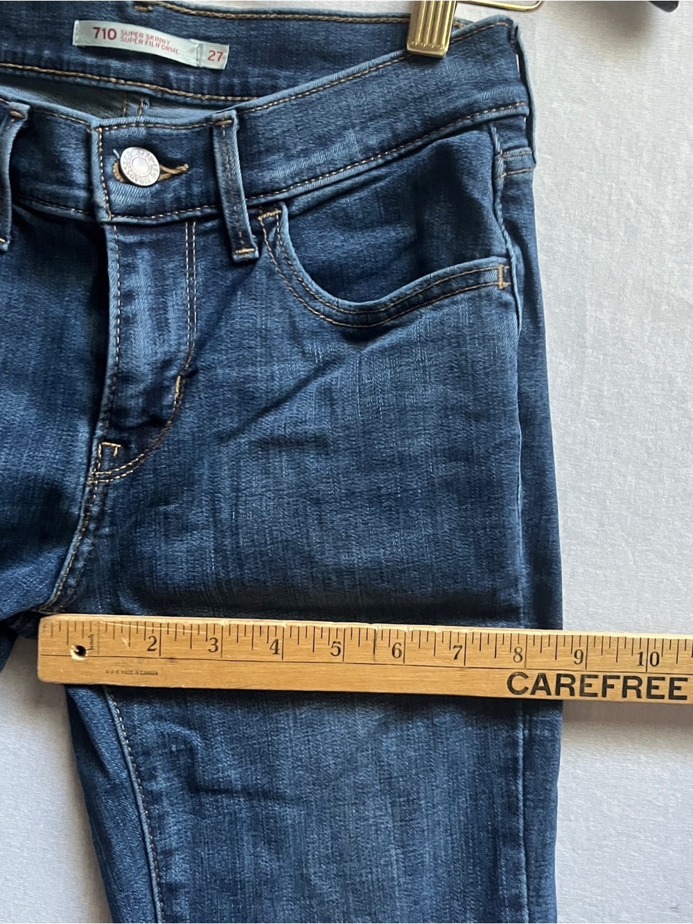 Levi's Women's Super Skinny Distressed Jeans Sz 27 - Picture 9 of 11